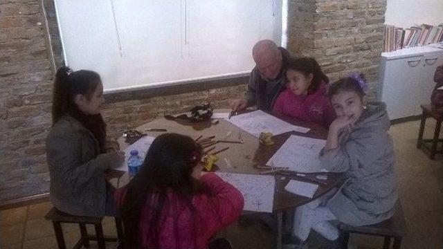 Yeni Karikat&uuml;ristler Yetişiyor 1