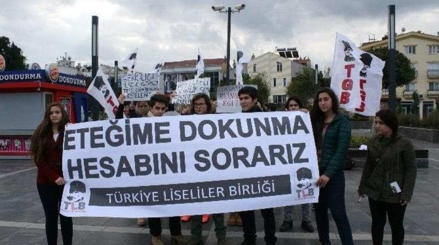 Liseli &Ouml;ğrencilerden "eteğime Dokunma" Eylemi