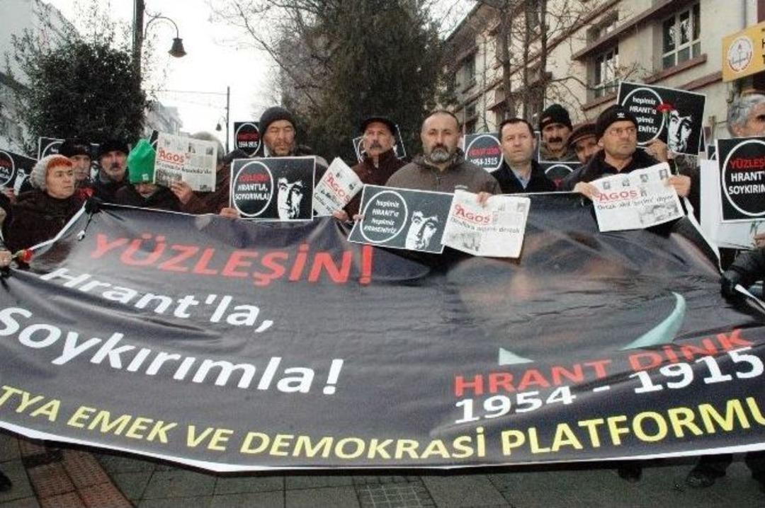 Hrant Dink Y&uuml;r&uuml;y&uuml;ş&uuml;ne Katılan Gruba Silah &Ccedil;ektiler