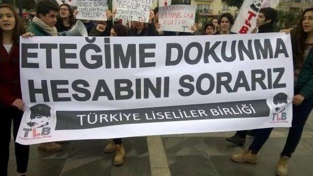 Marmaris te &Ouml;ğrencilerden  eteğime Dokunma  Eylemi 1