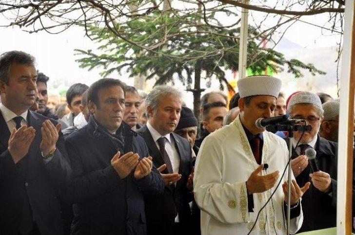 Kazada Ölen 6 Kişi Toprağa Verildi G3