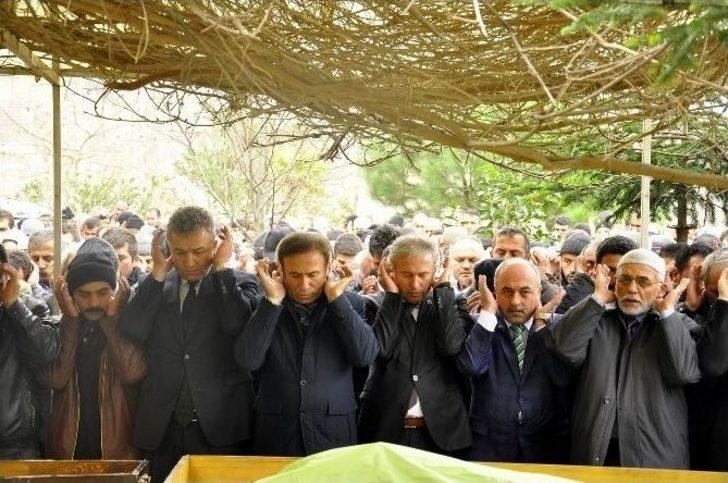 Kazada Ölen 6 Kişi Toprağa Verildi G5