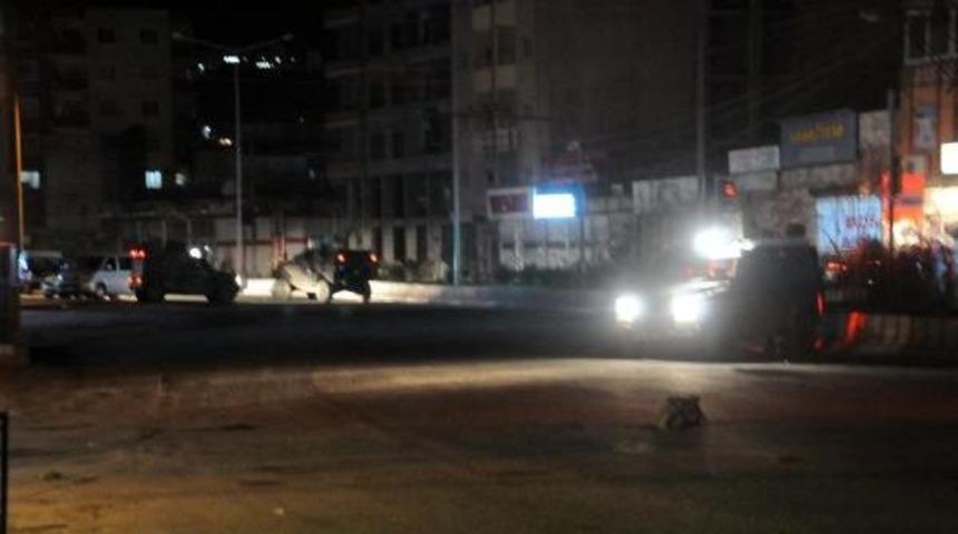 Cizre'de Bomba S&uuml;s&uuml; Verilmiş Paket Polisi Alarma Ge&ccedil;irdi