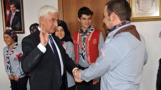 Vali Murat Koca İzcileri Kabul Etti