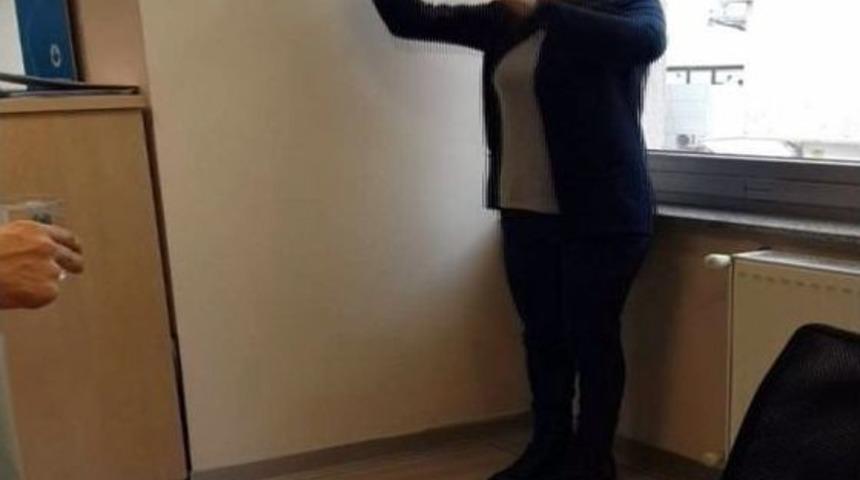 (&ouml;zel Haber) Bunalıma Giren Kadının Harakiri Anı Kameralara Yansıdı