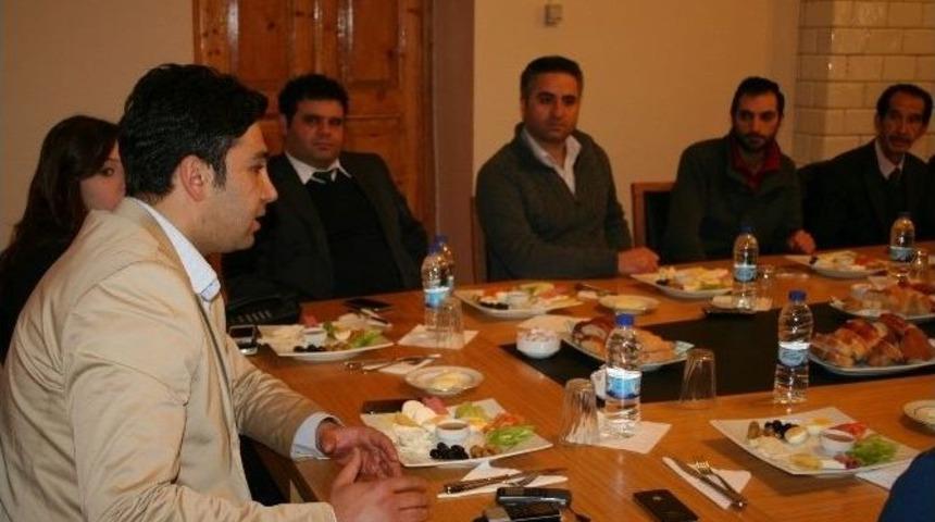 Gen&ccedil; Girişimciler Kurulu Y&ouml;netim Kurulu Basınla Biraraya Geldi