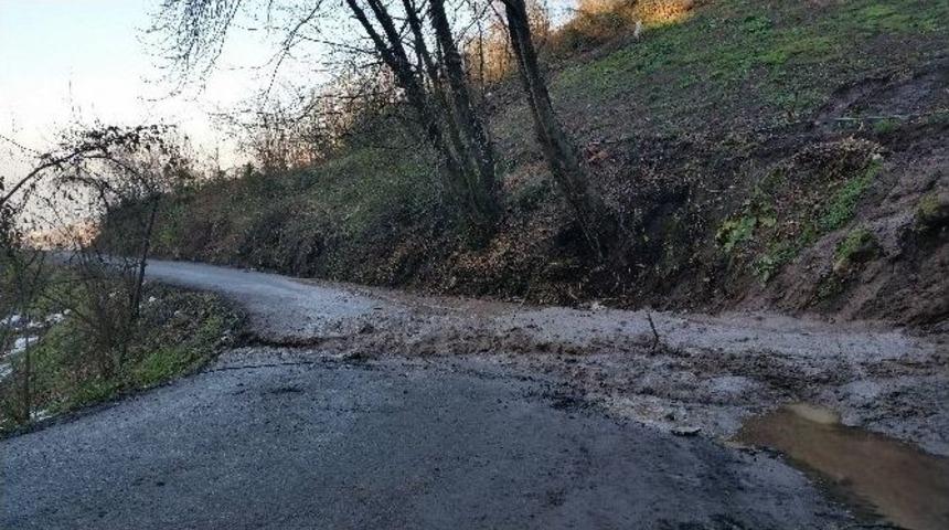 Grup Yolu Heyelan Nedeniyle &Ccedil;&ouml;kt&uuml;