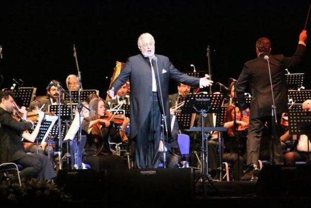 İspanyol Tenor Placido Domingo dan Müzik Ziyafeti 2