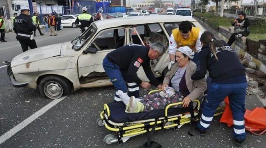 Hastaneden Taburcu Oldu, Eve Giderken Kazada Yaralandı