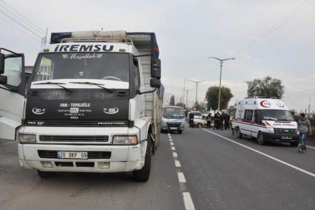Hastaneden Taburcu Oldu, Eve Giderken Kazada Yaralandı 3