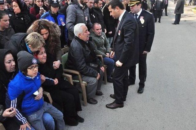 Beyin Kanaması Ge&ccedil;irerek Hayatını Kaybeden Polis Memuru İ&ccedil;in T&ouml;ren Yapıldı 1