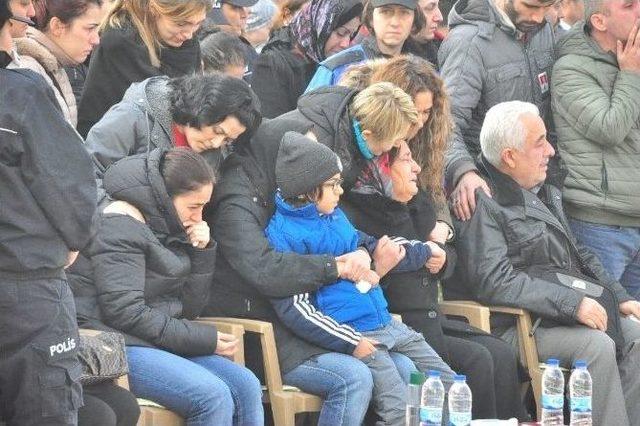 Beyin Kanaması Ge&ccedil;irerek Hayatını Kaybeden Polis Memuru İ&ccedil;in T&ouml;ren Yapıldı 2