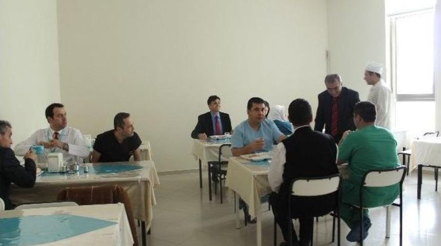 Ameliyathane &Ccedil;alışanlarına Yemekhane