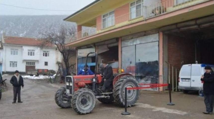 Dere&ccedil;ine&rsquo;de Trakt&ouml;rler Muayeneden Ge&ccedil;ti