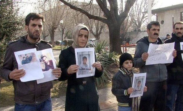 Meclis &Ouml;n&uuml;nde Kayıp &Ccedil;ocuğu İ&ccedil;in &Ccedil;ağrıda Bulundu 2