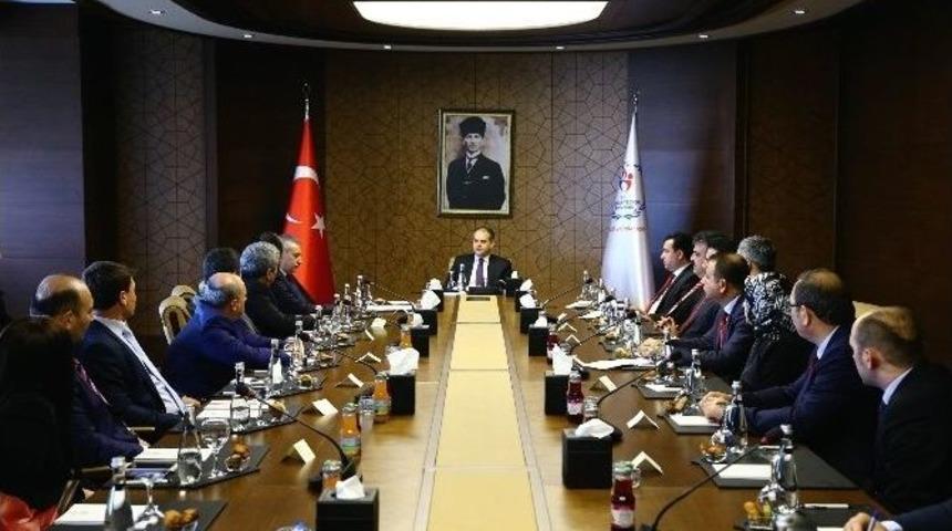 Bakan &Ccedil;ağatay Kılı&ccedil;, Samsun Dernekler Federasyonu &Uuml;yelerini Kabul Etti