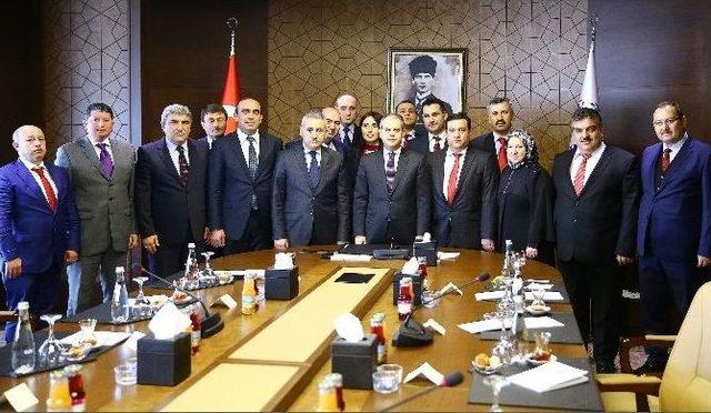 Bakan &Ccedil;ağatay Kılı&ccedil;, Samsun Dernekler Federasyonu &Uuml;yelerini Kabul Etti 1