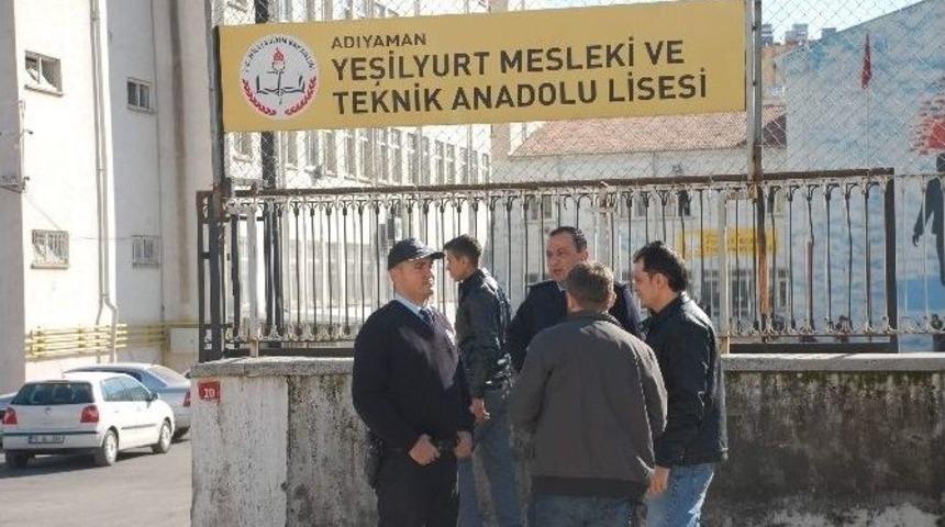 Okul &Ouml;nlerinde Asayiş Uygulaması