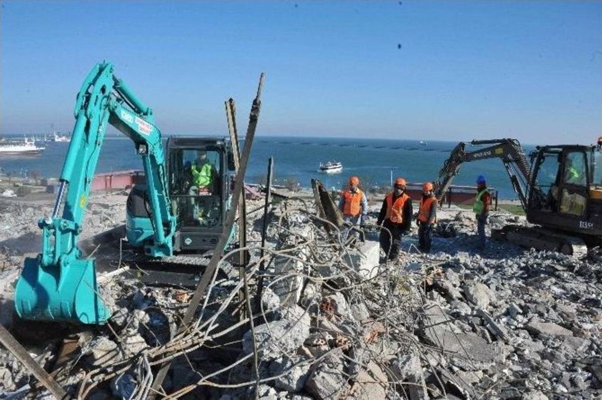 İş Makineleri &lsquo;b&uuml;y&uuml;k Otel&rsquo;i Tarihe G&ouml;m&uuml;yor