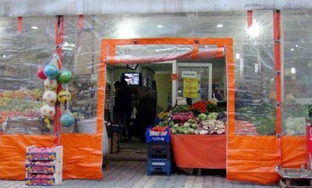 Kameralara Rağmen Marketteki Hırsızlıklar Esnafı Bıktırdı