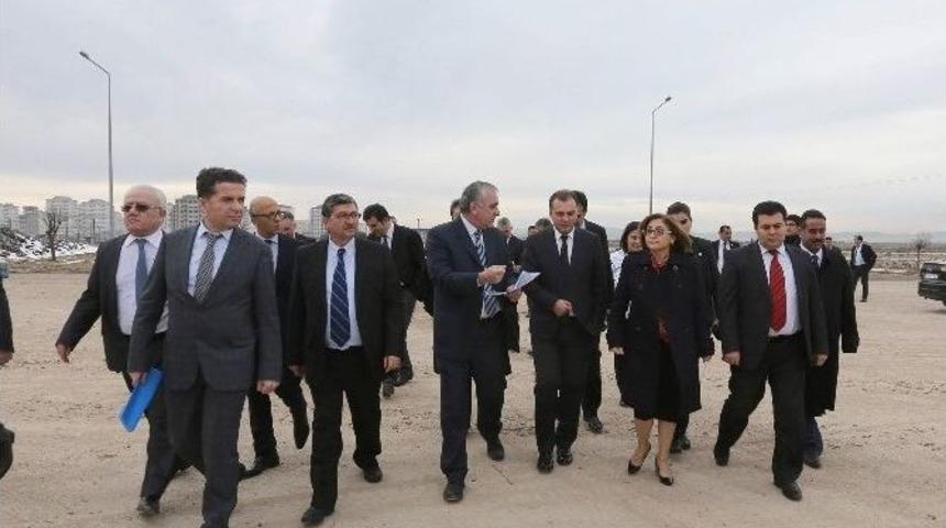 Gaziantep Şehir Hastanesi&rsquo;nin Yapılacağı Arazide İnceleme