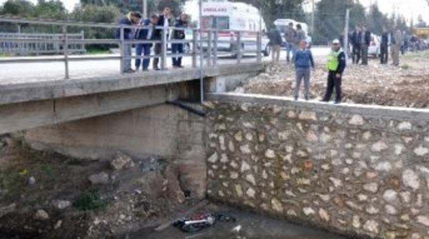 Motosiklet Dereye U&ccedil;tu: 1 Ağır Yaralı