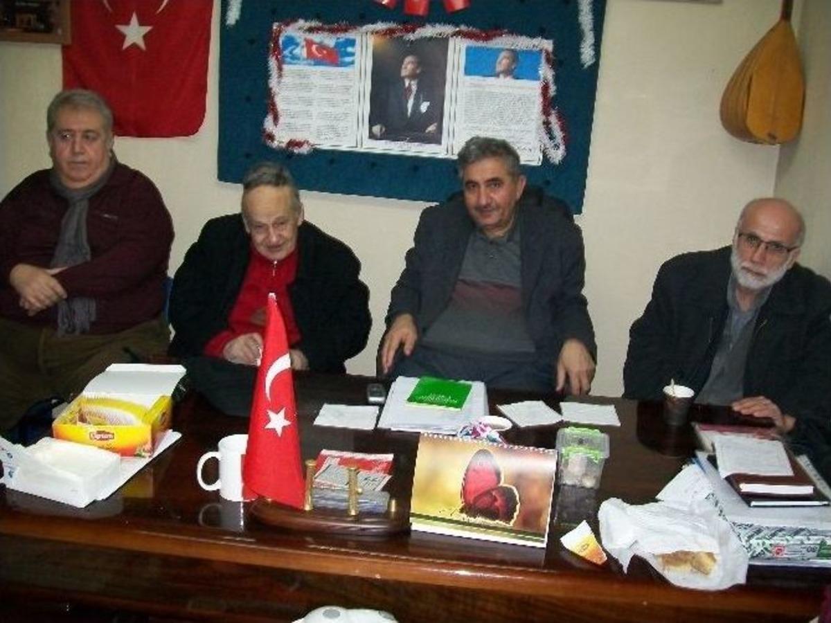 Eskişehirli Şairler Ve &Ccedil;evre Derneği &Uuml;yeleri Kış Mevsimi Konulu Şiirlerini Okudu
