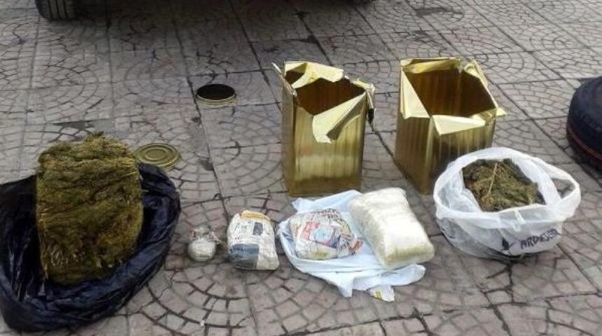 Yağ Tenekesi I&ccedil;inde 8 Kilo Esrar Ele Ge&ccedil;irildi