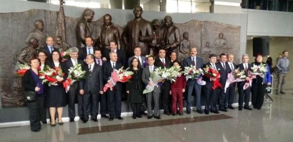 İstanbul Adliyesi&rsquo;nde Hakim Ve Savcılara Uğurlama T&ouml;reni