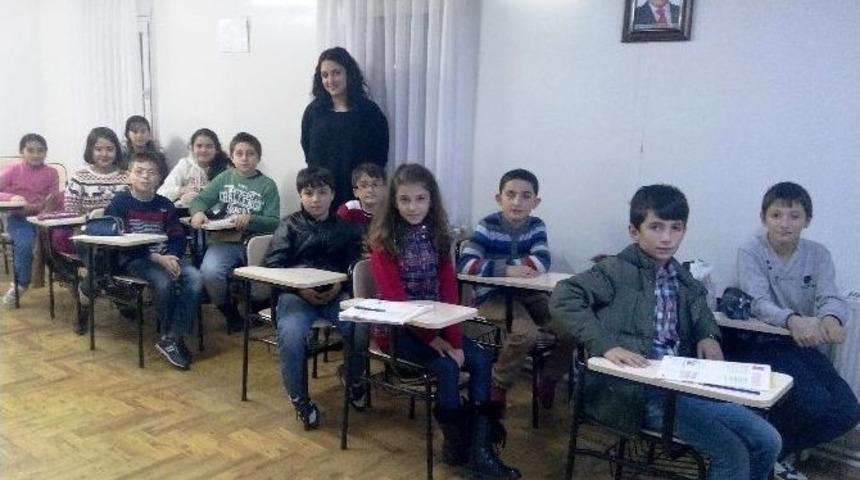 &Ouml;ğrenciler, Et&uuml;t Merkezlerinden Memnun