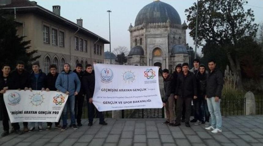 Eğitim Derneği 67 &Ouml;ğrenciye Tarihi Yerleri Gezdirdi