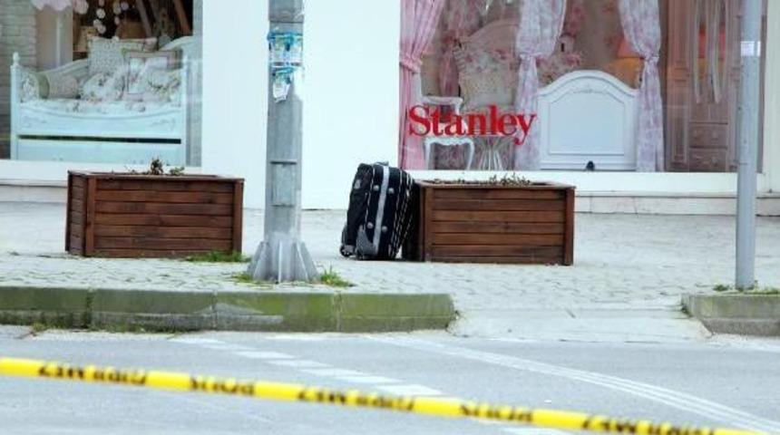 Kadık&ouml;y'de Ş&uuml;pheli Valiz Boş &Ccedil;ıktı