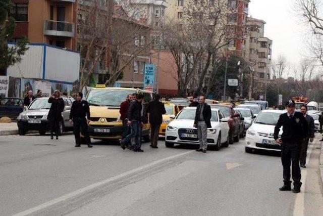 Kadıköy'de Şüpheli Valiz Boş Çıktı