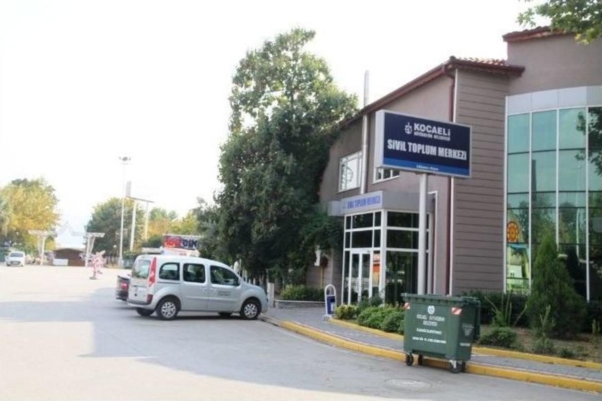 Sivil Toplum Merkezi Derneklerin Hizmetinde