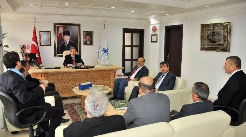 Tapu Kadastro M&uuml;d&uuml;r&uuml; Kozlu&rsquo;dan Başkan Akkaya&rsquo;ya Ziyaret