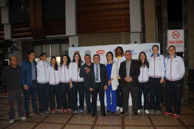 Gaziantep’E Ilk Yabancı Kadın Basketbolcu