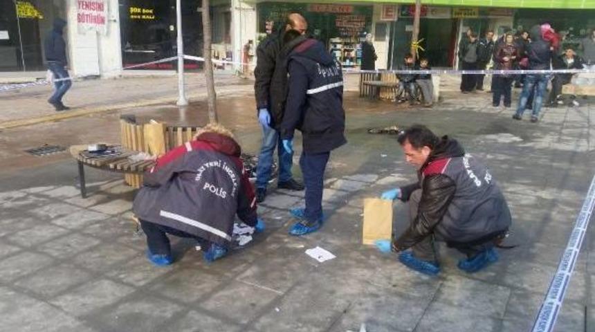 Belediye &Ouml;n&uuml;ndeki &Ccedil;anta Panik Yarattı