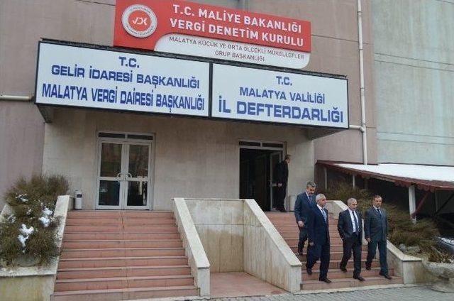 Vali Kamçı’dan Defterdarlık Ziyareti