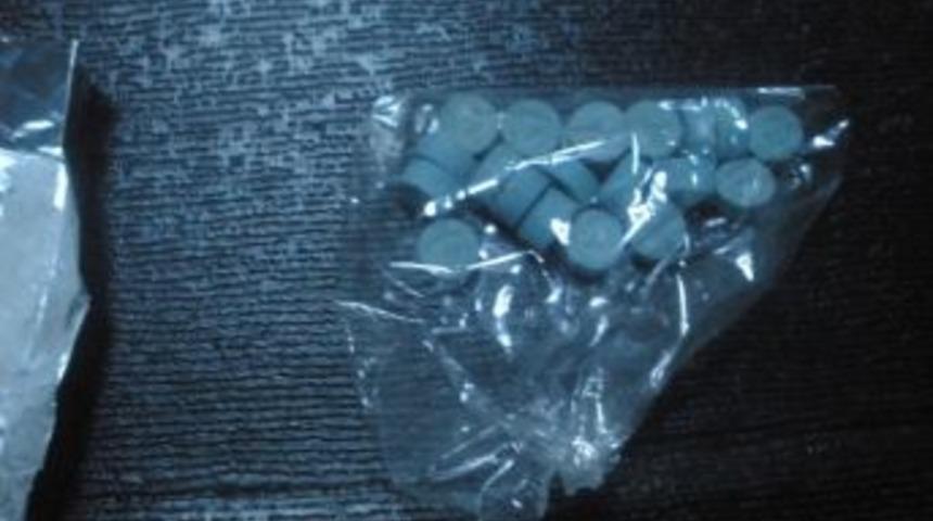 Sigara Paketinden Ecstasy Ve Metamfetamin &Ccedil;ıktı