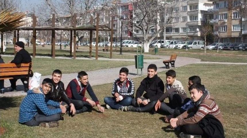 Gaziantepliler G&uuml;neşli Havanın Tadını &Ccedil;ıkardı