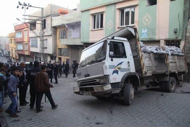 Şehitkamil’de Komür Yüklü Araçtan Düşen İki Kişi Yaralandı