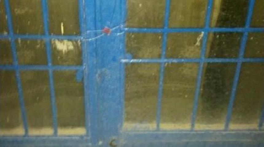 Belediye Dedaş Binasını M&uuml;h&uuml;rledi