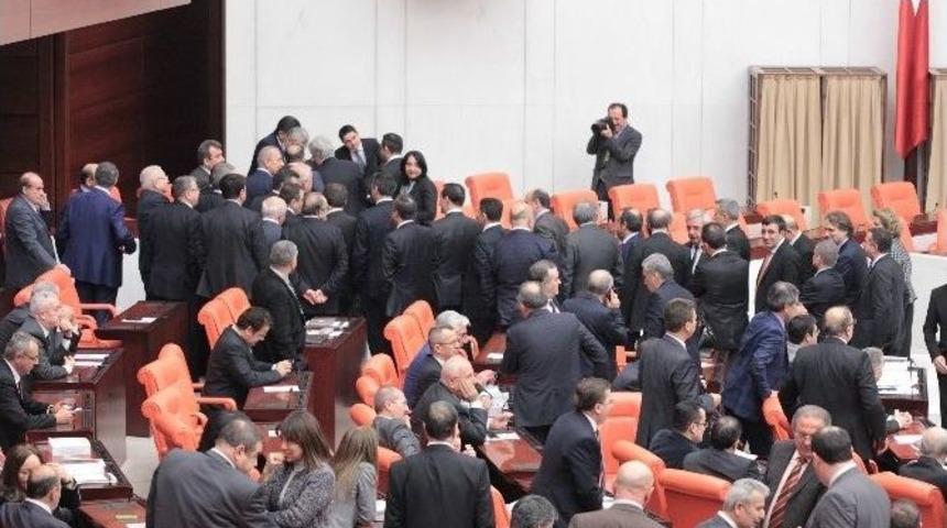 4 Eski Bakan İ&ccedil;in Oylama Başladı