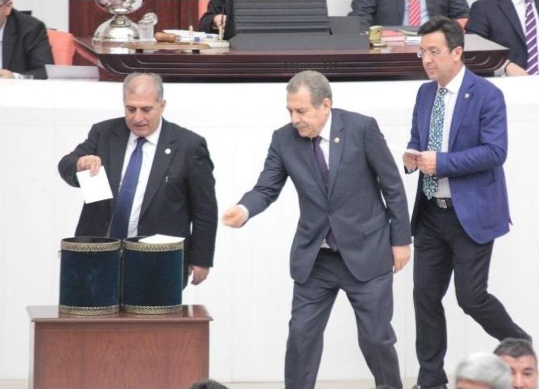 Zafer &Ccedil;ağlayan İ&ccedil;in "y&uuml;ce Divan" Oylaması