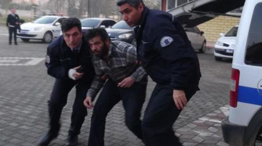 Eşine Tecav&uuml;z Ettiğini &Ouml;ne S&uuml;rd&uuml;ğ&uuml; Kişiyi &Ouml;ld&uuml;rd&uuml;