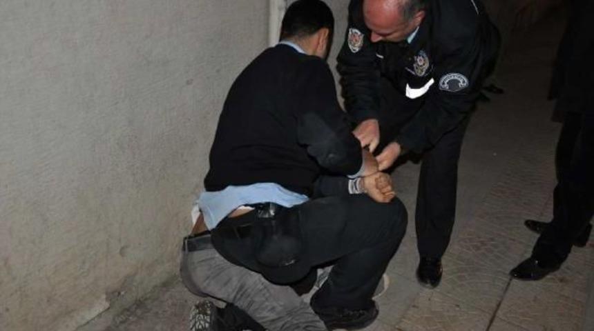 Polisleri Tartaklayan Alkoll&uuml; 2 Kişi G&ouml;zaltına Alındı