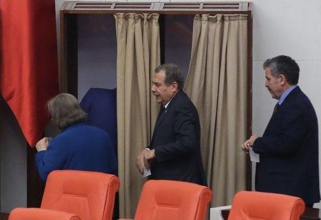 Erdoğan Bayraktar İ&ccedil;in "y&uuml;ce Divan" Oylaması Başladı 3