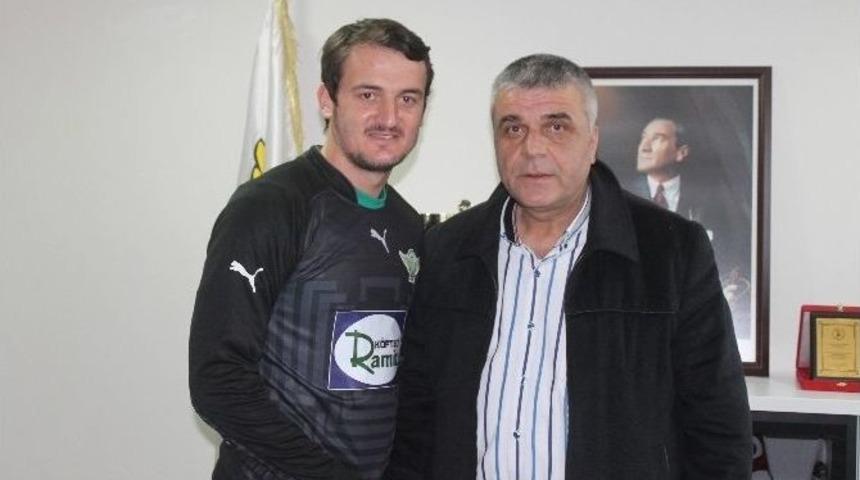 Akhisar Belediyespor, Gen&ccedil; Kaleciyi Kaptı