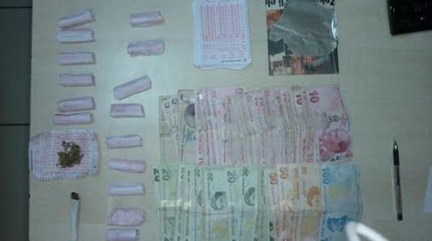 362 Gram Esrar Ele Ge&ccedil;irildi D&ouml;rt Kişi Tutuklandı