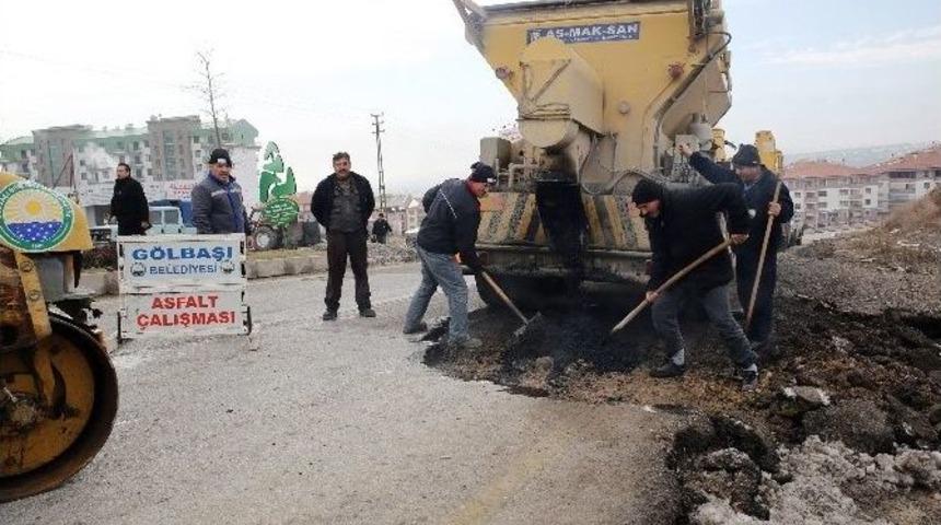 G&ouml;lbaşı&rsquo;nda Asfalt &Ccedil;alışmaları S&uuml;r&uuml;yor